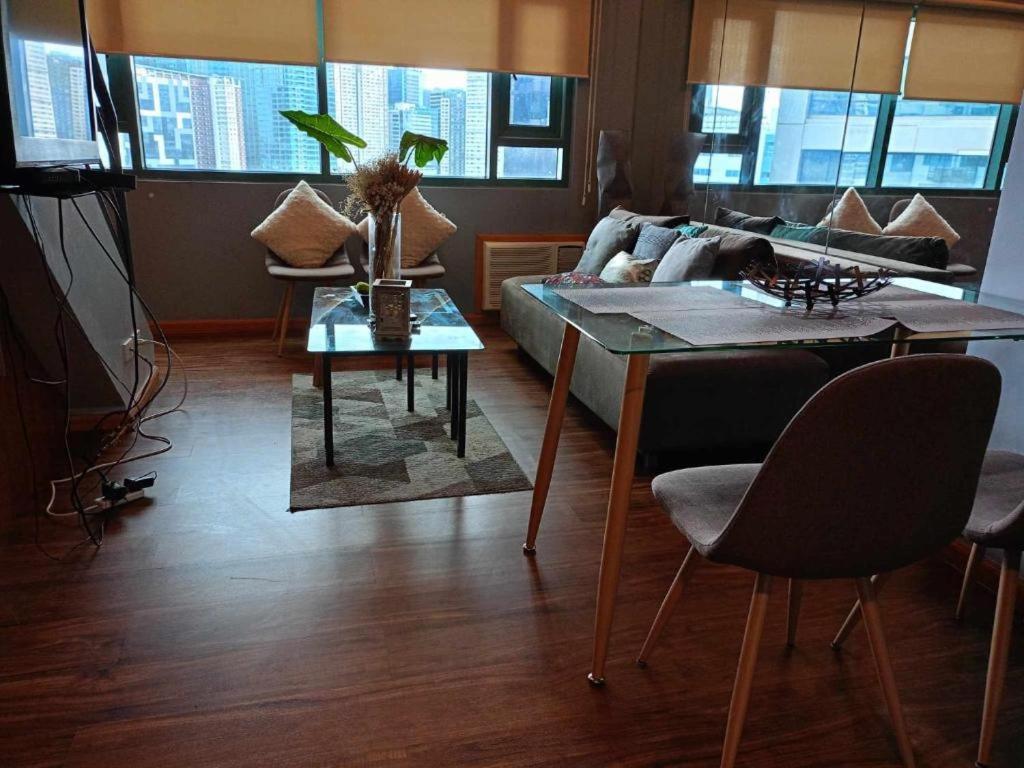 Loft Condo Beside Shangri-La Fort 마닐라 외부 사진